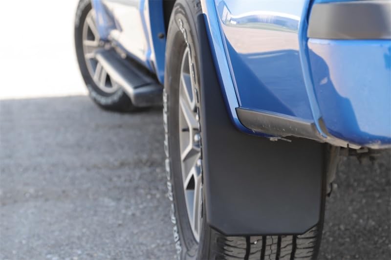 Dee Zee (17939 Universal Mud Flap, Plastic, 11'' X 18''