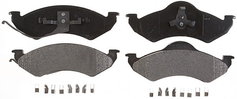 Raybestos Pgd746M Professional Grade Semi-Metallic Disc Brake Pad Set