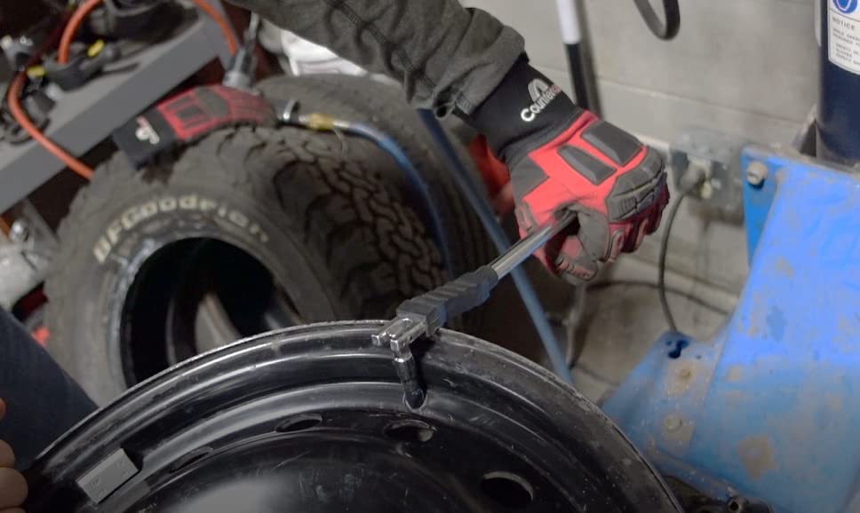 Counteract Tire Valve Stem Puller/Installer With Rubber Boot