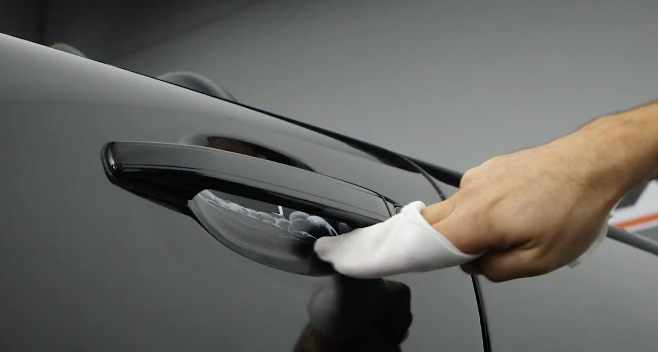 Quixx 00070-Us Paint Scratch Remover Kit, Removes Scratches, Minor Scrapes, And Traces Of Unwanted Paint Transfer, Quickly, And