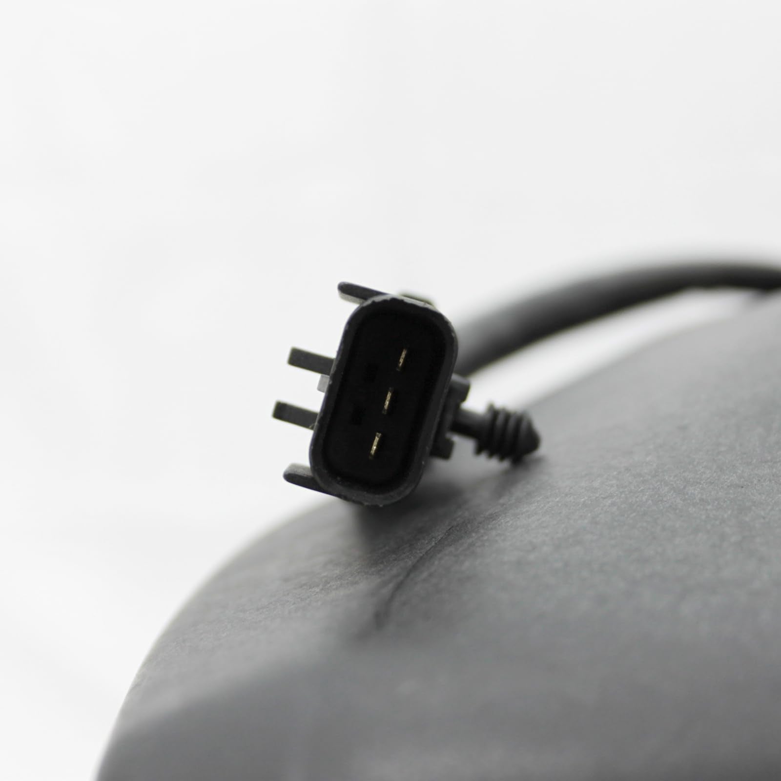 TYG Upgraded Cooling Fan Assembly for 2004 Jeep Grand Cherokee 4.0L w/o Towing | Racing-Level OE Replacement Engine Radiator for