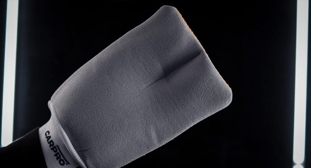 Carpro Glassmitt - Car Glass Microfiber Glove, Remove Foggy Residue, Leaving A Perfectly Clear, Streak Free Glass Surface (1 Glove)