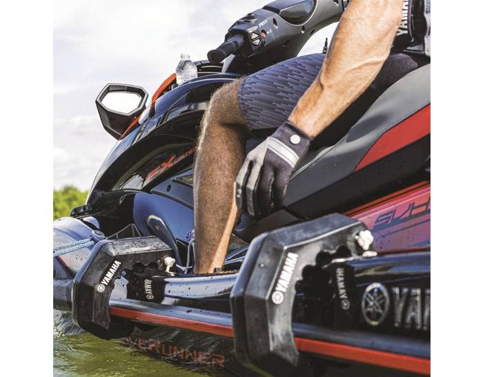 Yamaha Motor Corp. Universal Pwc Fender (Black)