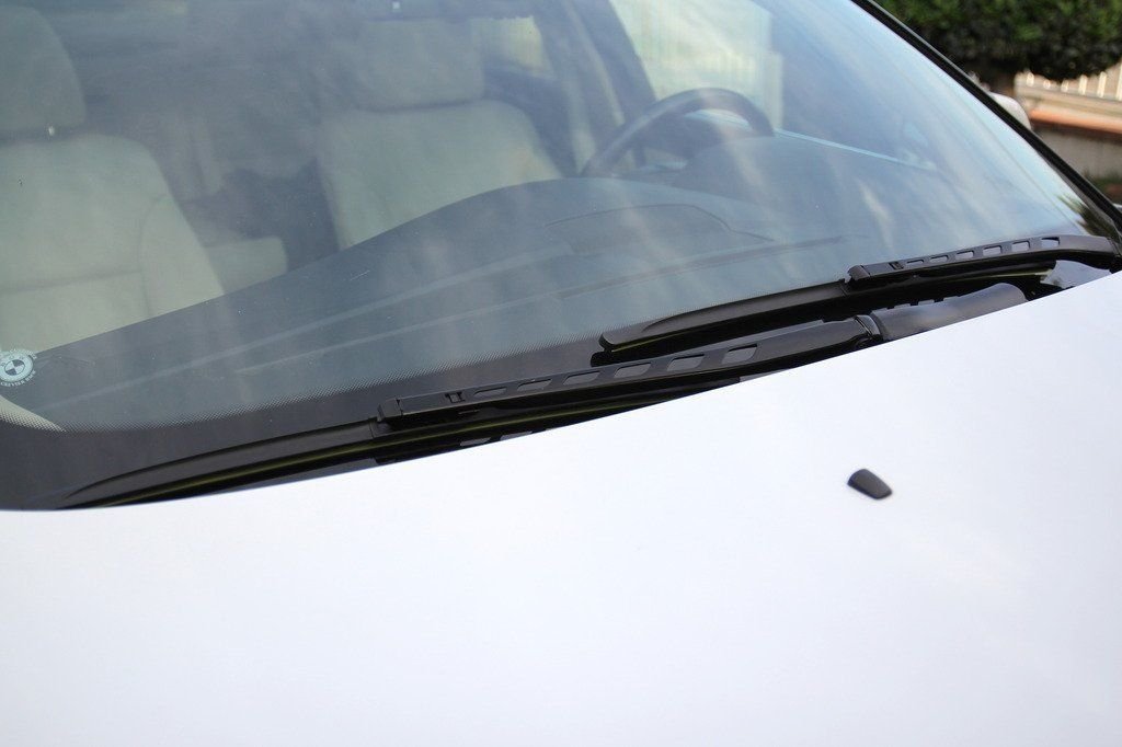 Aero Avenger Premium All-Season Beam Windshield Wiper Blades Oem Replacement For Volvo 26''+20'' (Set Of 2)