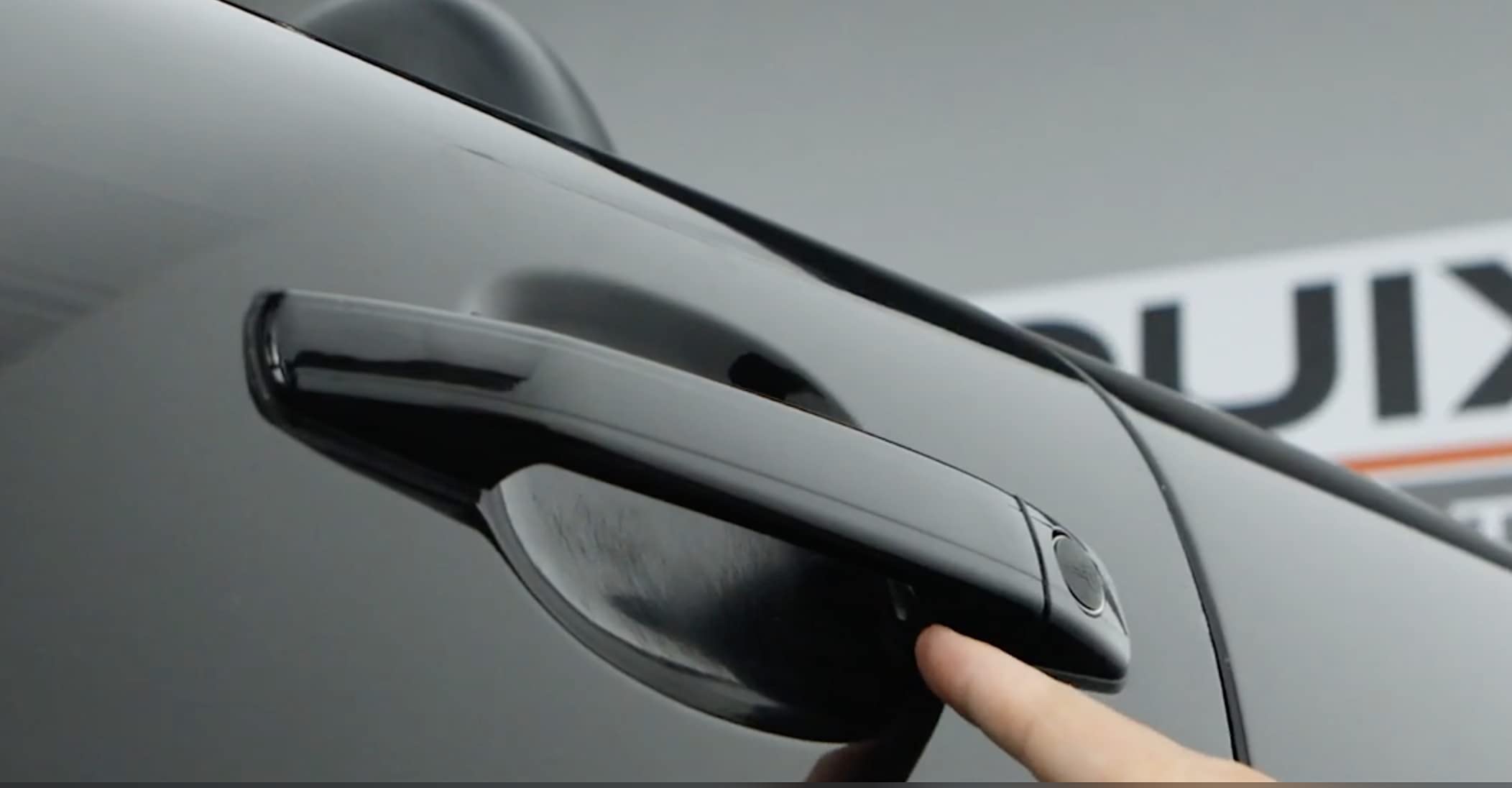 Quixx 00070-Us Paint Scratch Remover Kit, Removes Scratches, Minor Scrapes, And Traces Of Unwanted Paint Transfer, Quickly, And