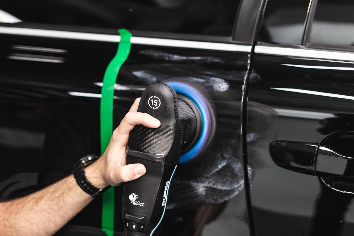 Koch-Chemie Micro Cut & Finish Polishing Compound with Carnauba Wax - Permanent Removal of Holograms, Fine Scratches & Sanding M