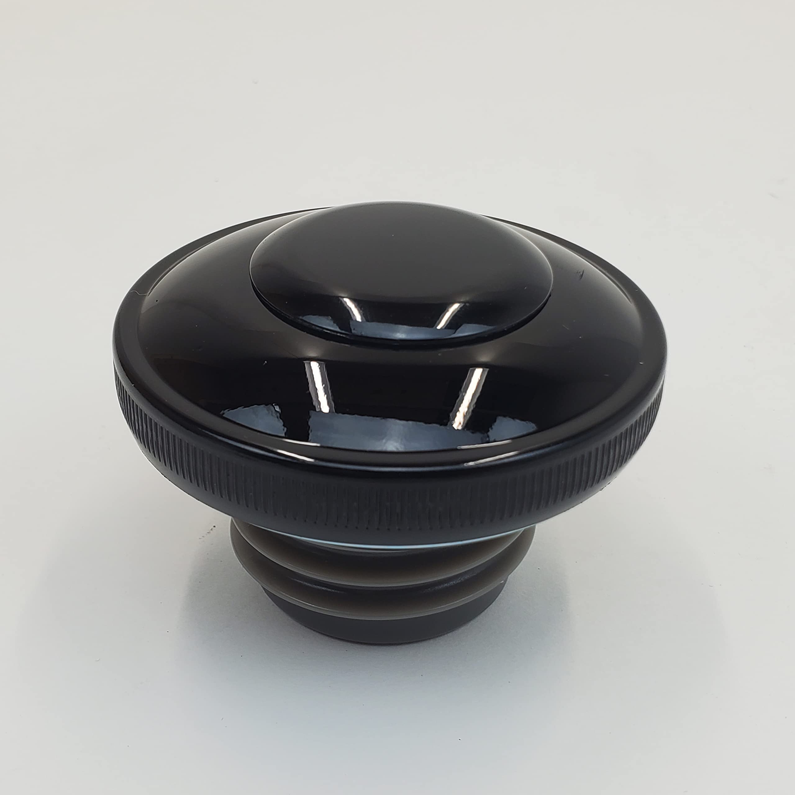 Gloss Black Locking Gas Cap For 1996-2022 Harley Street Glide, Electra Glide, Road Glide, Road King, Softail, Dyna & Sportster Models - Right Hand Thread Vented W/ 2 Keys - Chopper Bobber Anti-Theft