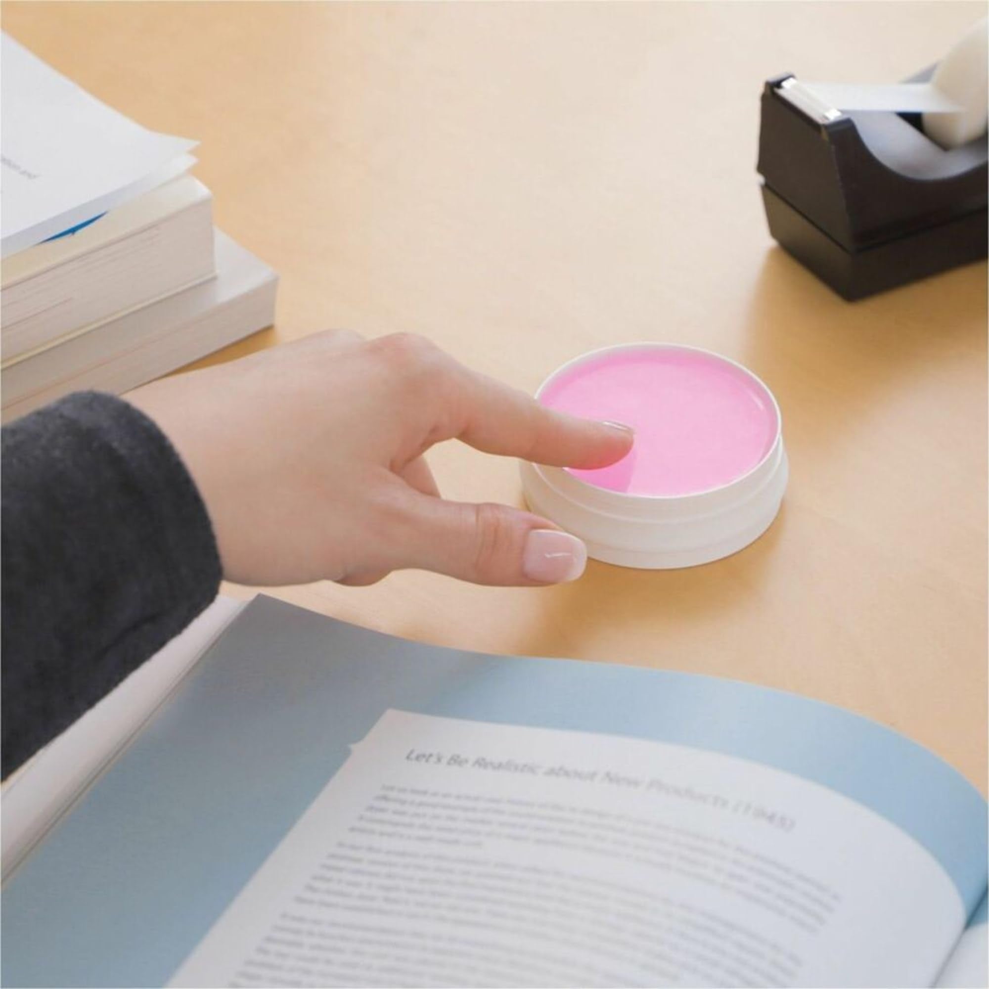 Lee Sortkwik Anti-Bacterial Odorless Non-Toxic Fingertip Moistener With Non-Skid Back, 1-3/4 Oz