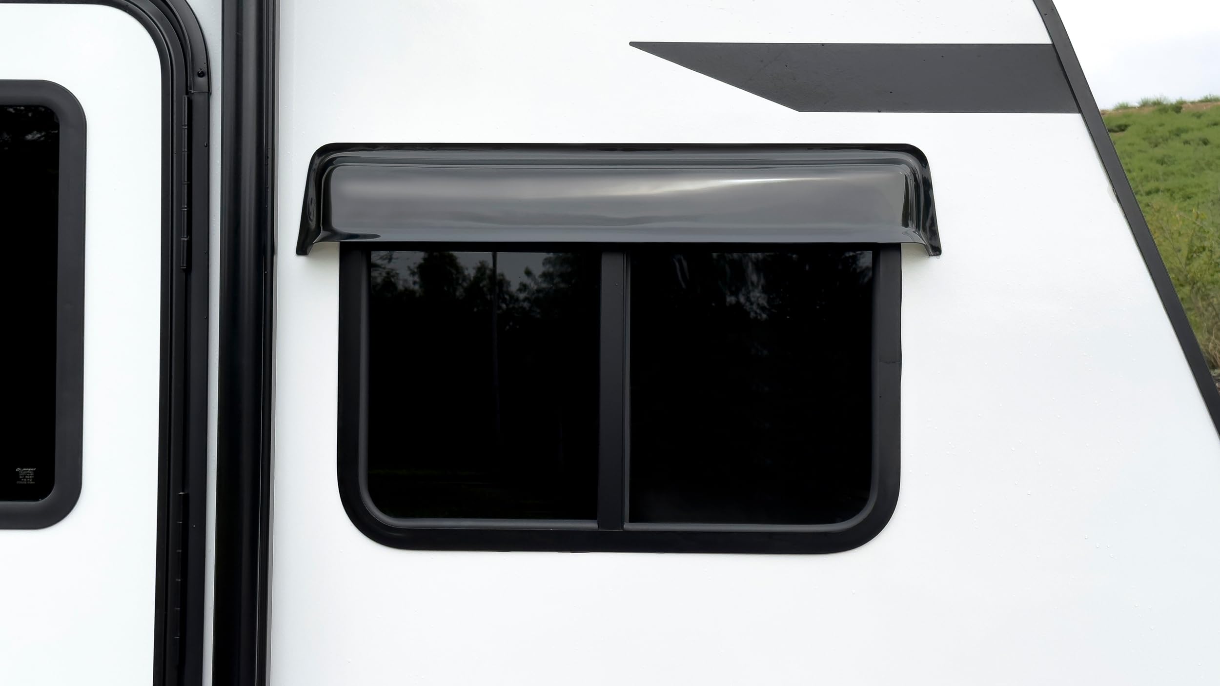 RainBlade RV Window Deflector and Sun Visor (Fits 18-21 inch Wide Window) Smoke