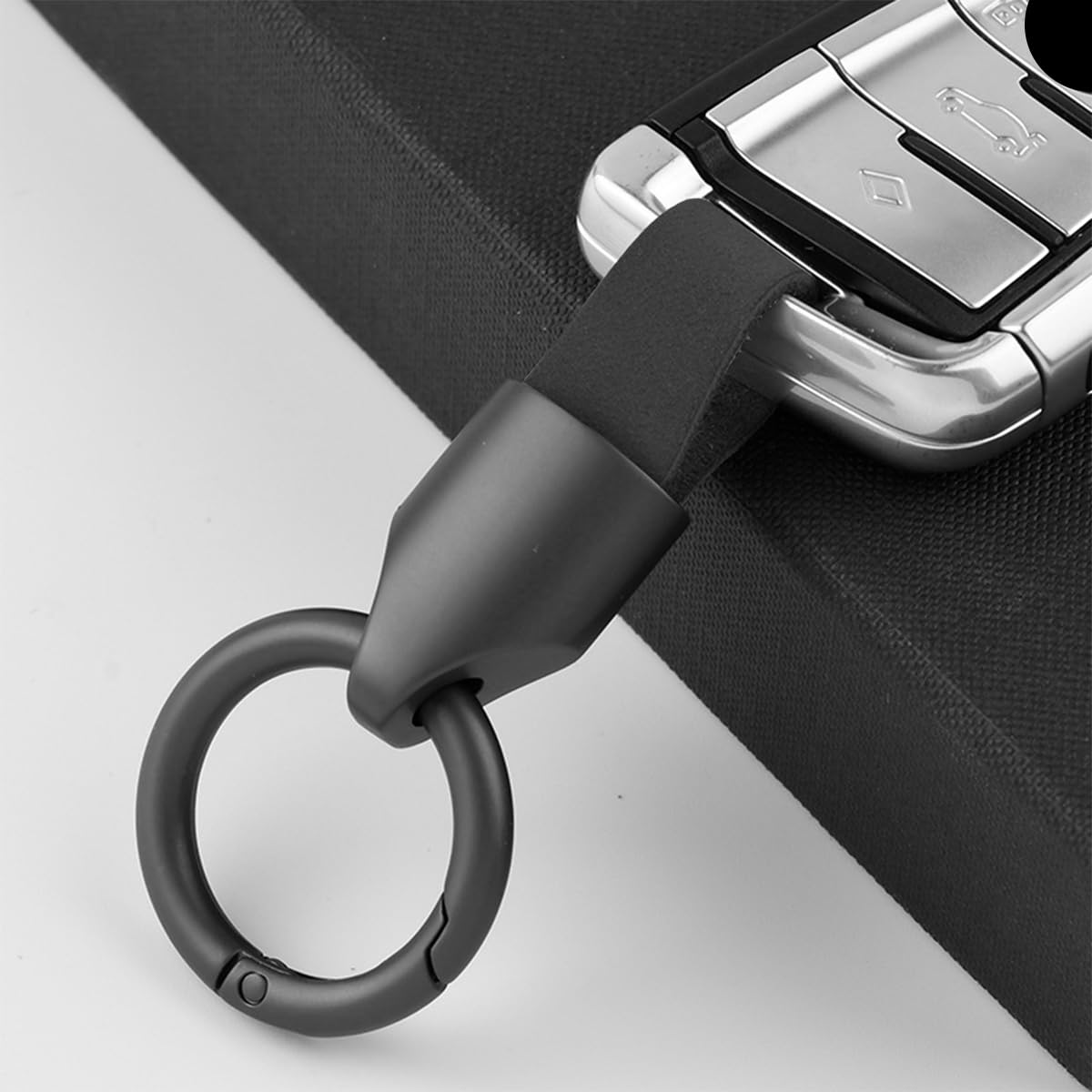 Bittwee Car Key Chain Ring Clip, Leather Multifunctional Auto Key Fob Rings Keychain With Keyrings Buckle For Men Women(Black)