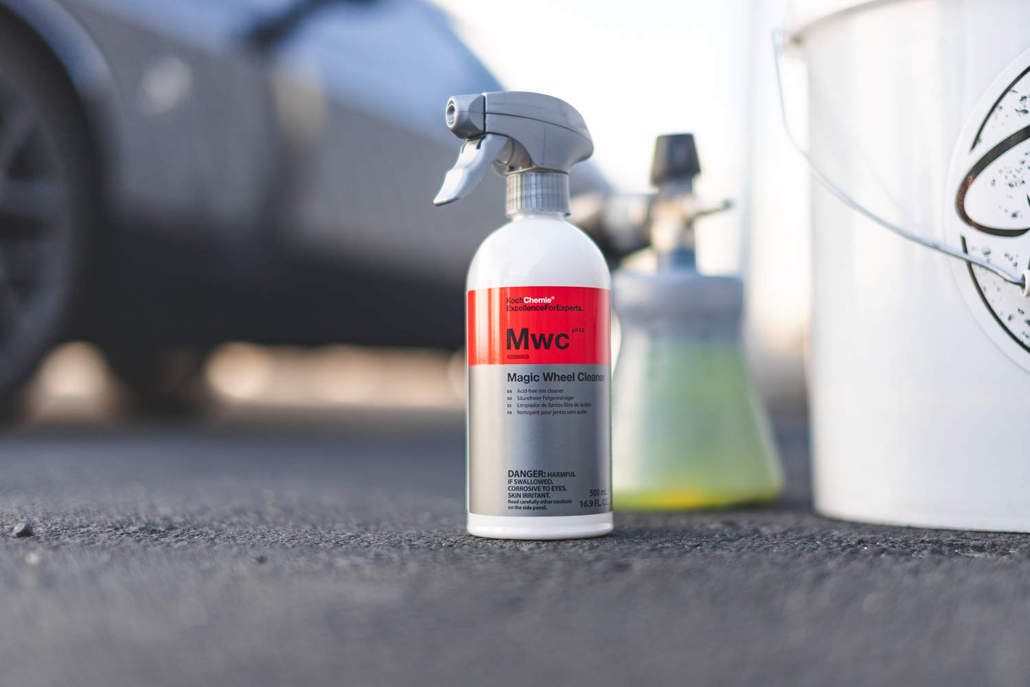 KOCHCHEMIE Magic Wheel Cleaner - Powerful Rim and Rim Well Cleaner; Acid Free, Dissolves Iron Particles Using Visible Red Discol
