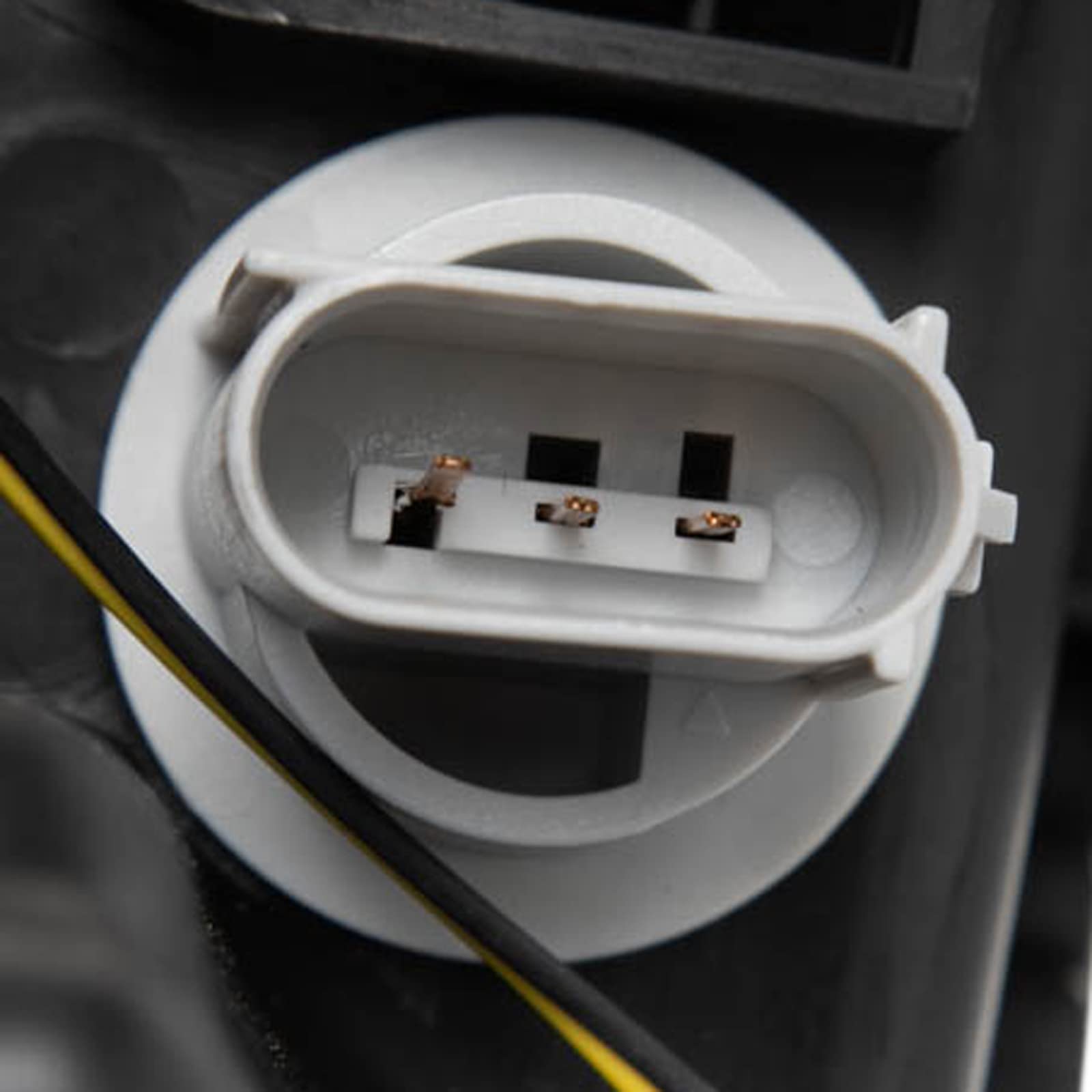 Trq Headlight Assembly Set Headlights Driver & Passenger Side Halogen Compatible With 2011-2013 Jeep Grand Cherokee Ch2502224 Ch