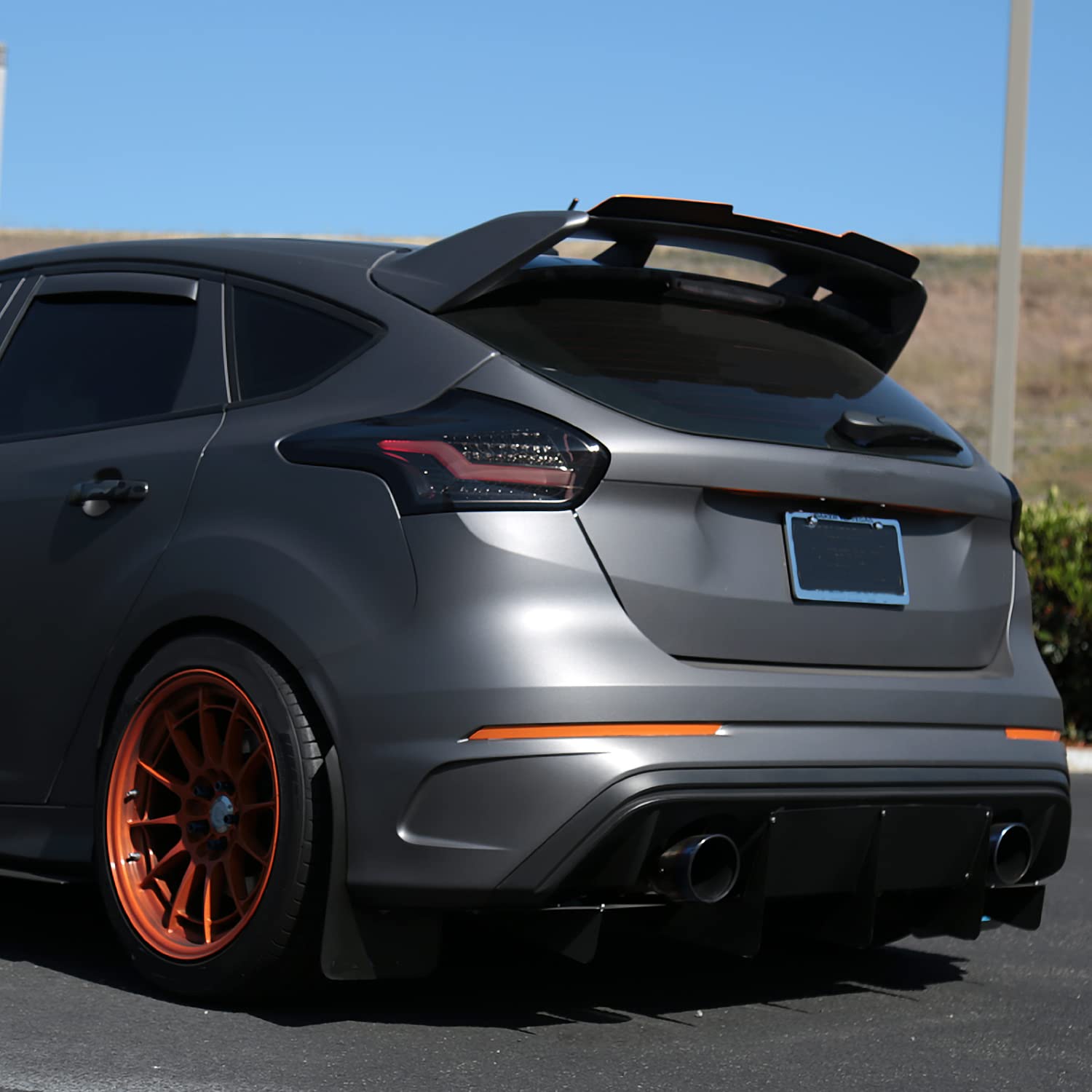 Spec-D Tuning Smoke Lens Led Bar Tail Lights Compatible With 2015-2018 Ford Focus Se/St/Titanium Hatchback, 2016-2018 Ford Focus Rs Hatchback, Left + Right Pair Assembly