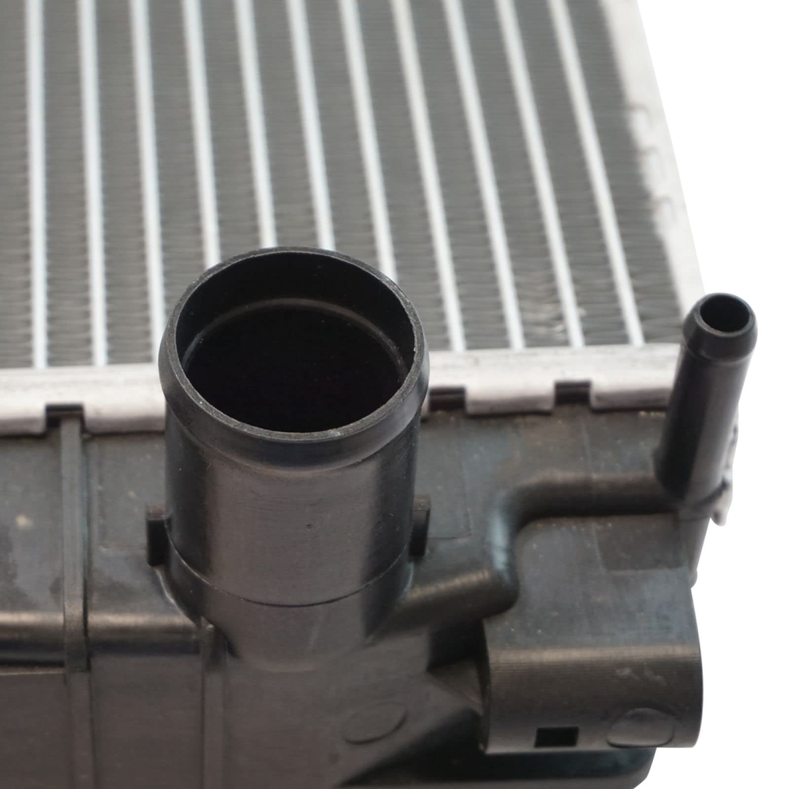 Trq Radiator Assembly Aluminum Core Compatible With 05-09 Land Rover Lr3 06-09 Range Rover Range Rover Sport Cu13177