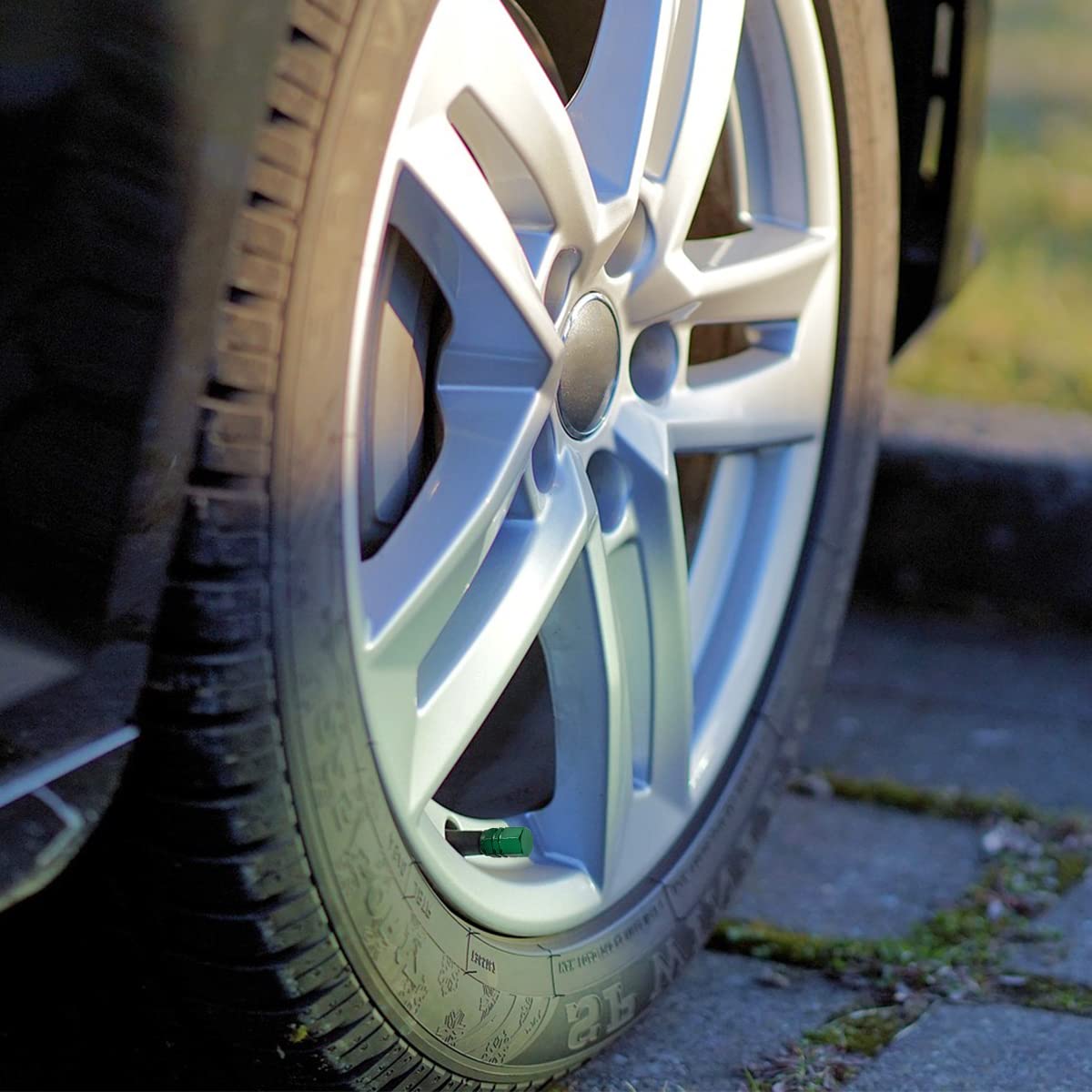 12 Pcs Car Tire Valve Stem Caps, Airtight Caps/Covers, Universal For Cars, Bicycles, Motorcycles, Suvs, Car Accessories For Men Women (Green)