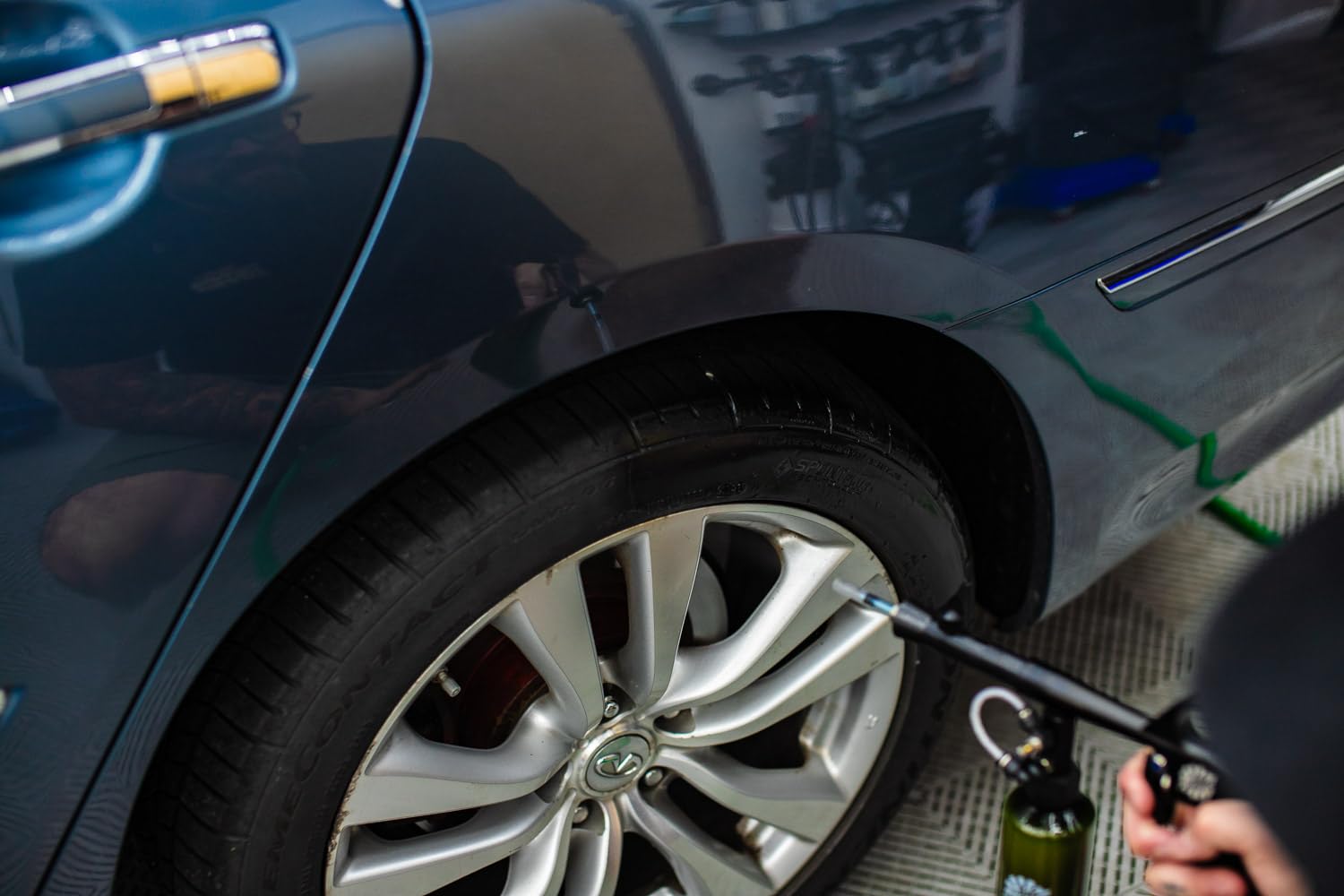 The Rag Company - Ultra Air Spray Applicator Tool - Exterior Auto Detailing; Customizable Applicator Tool; Effortless Storage; D