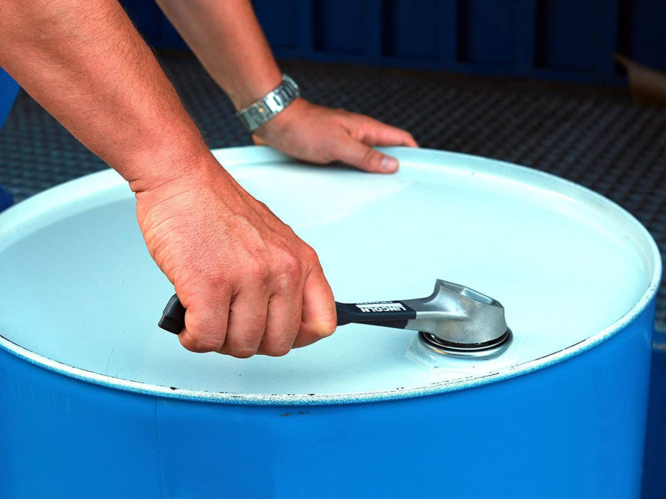 Lincoln 5841 Aluminum Drum Plug Bung Wrench For Loosening And Tightening Most Steel And Plastic Drum Plugs And Vent Caps On 15,