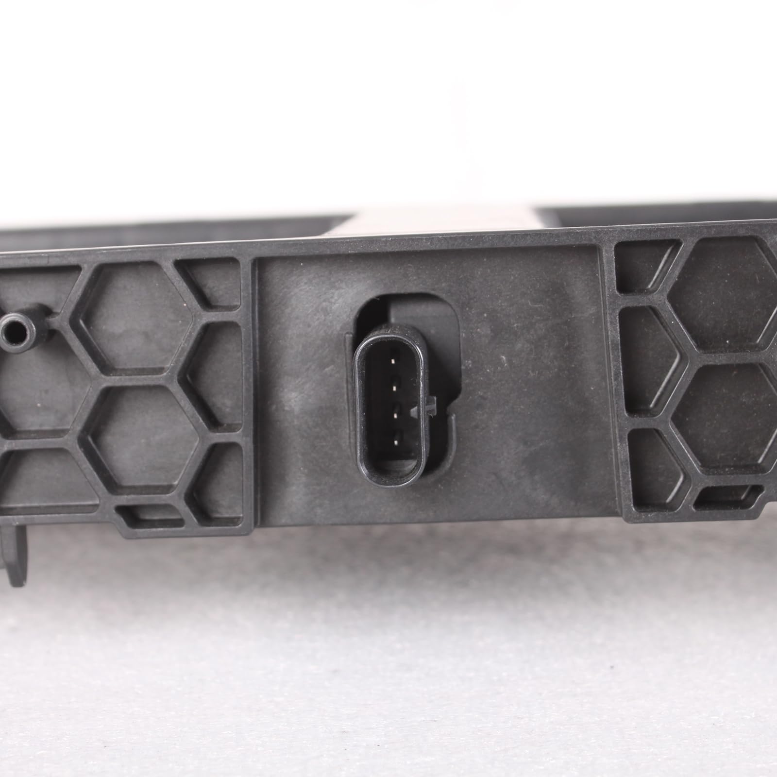 TYG (CAPA QUALITY) Active Grille Shutter For Buick Lacrosse 17-19 Lower/18-19 LaCrosse eASSIST Lower/Chevrolet Malibu 16-23/16-2