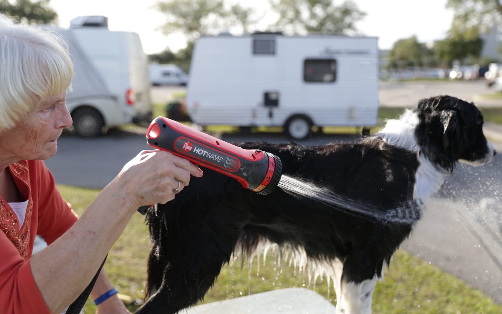 Rheem Hotwave Multipurpose Heated Hose Nozzle Sprayer, Red