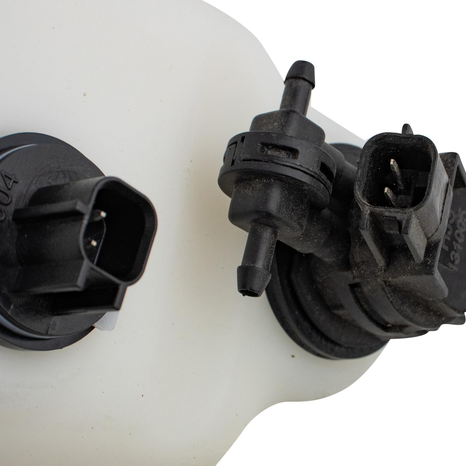 Trq Windshield Washer Reservoir Compatible With 2006-2010 Chrysler 300 2008-2010 Dodge Challenger Charger 2005-2008 Magnum Ch128