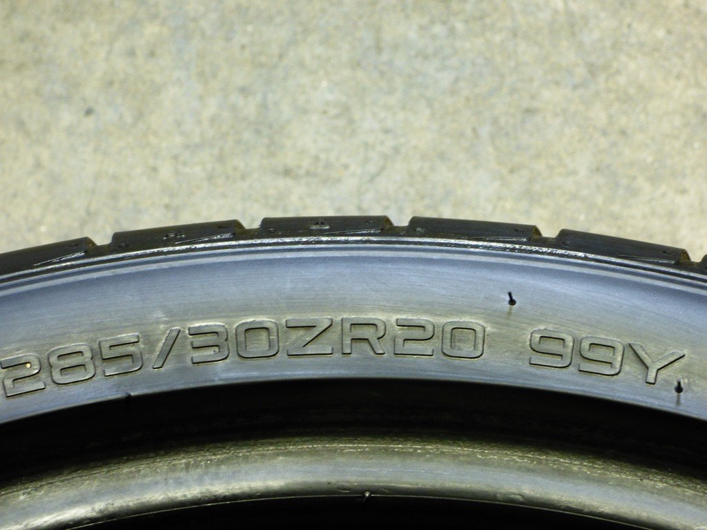 Hankook Ventus V12 Evo 2 Summer Radial Tire - 285/30Zr20 Y