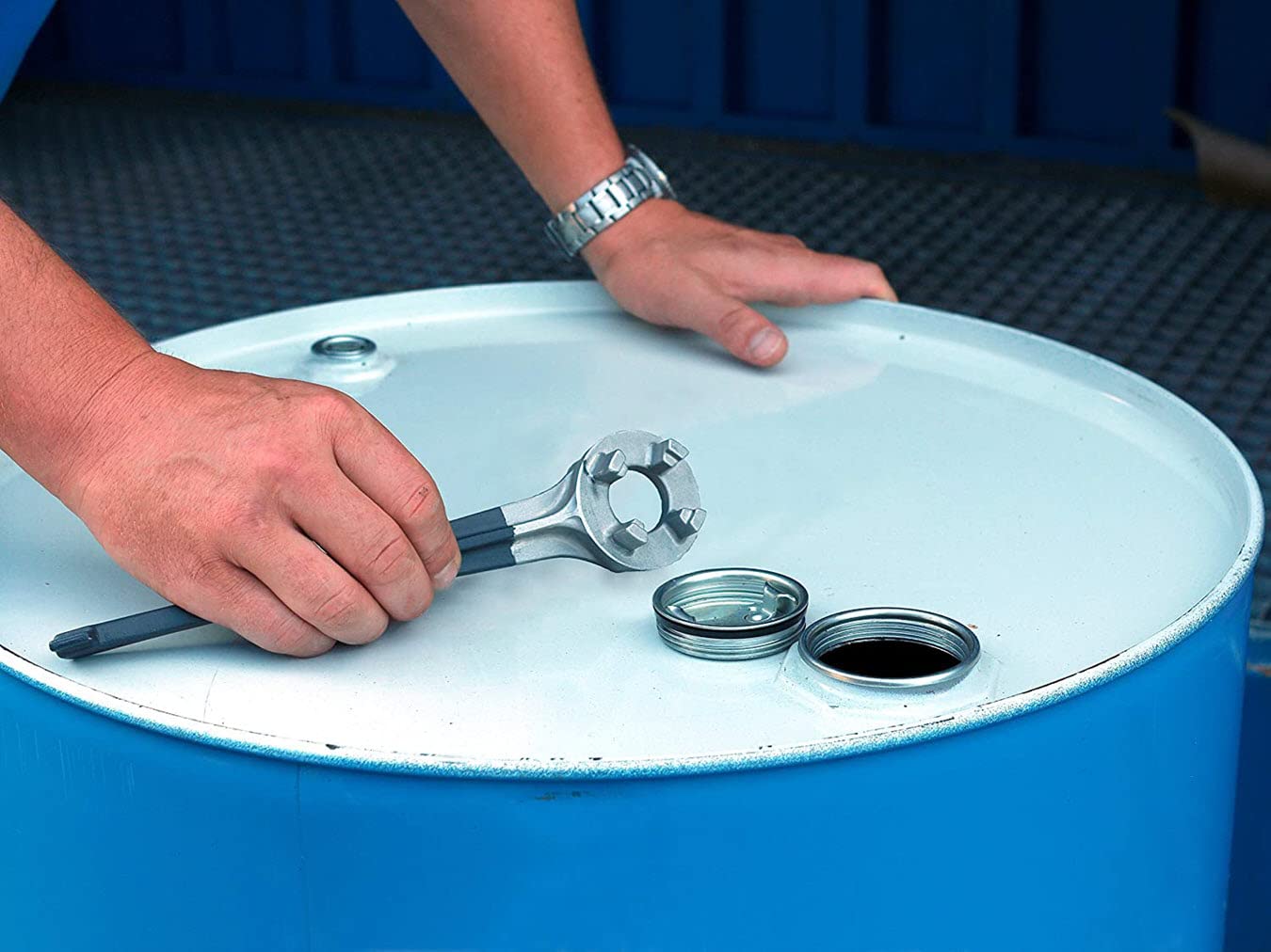 Lincoln 5841 Aluminum Drum Plug Bung Wrench For Loosening And Tightening Most Steel And Plastic Drum Plugs And Vent Caps On 15,