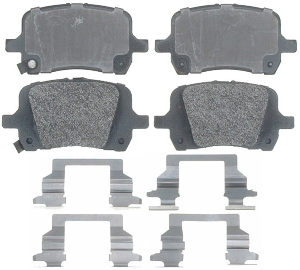 Raybestos PGD1028AM Professional Grade Semi-Metallic Disc Brake Pad Set