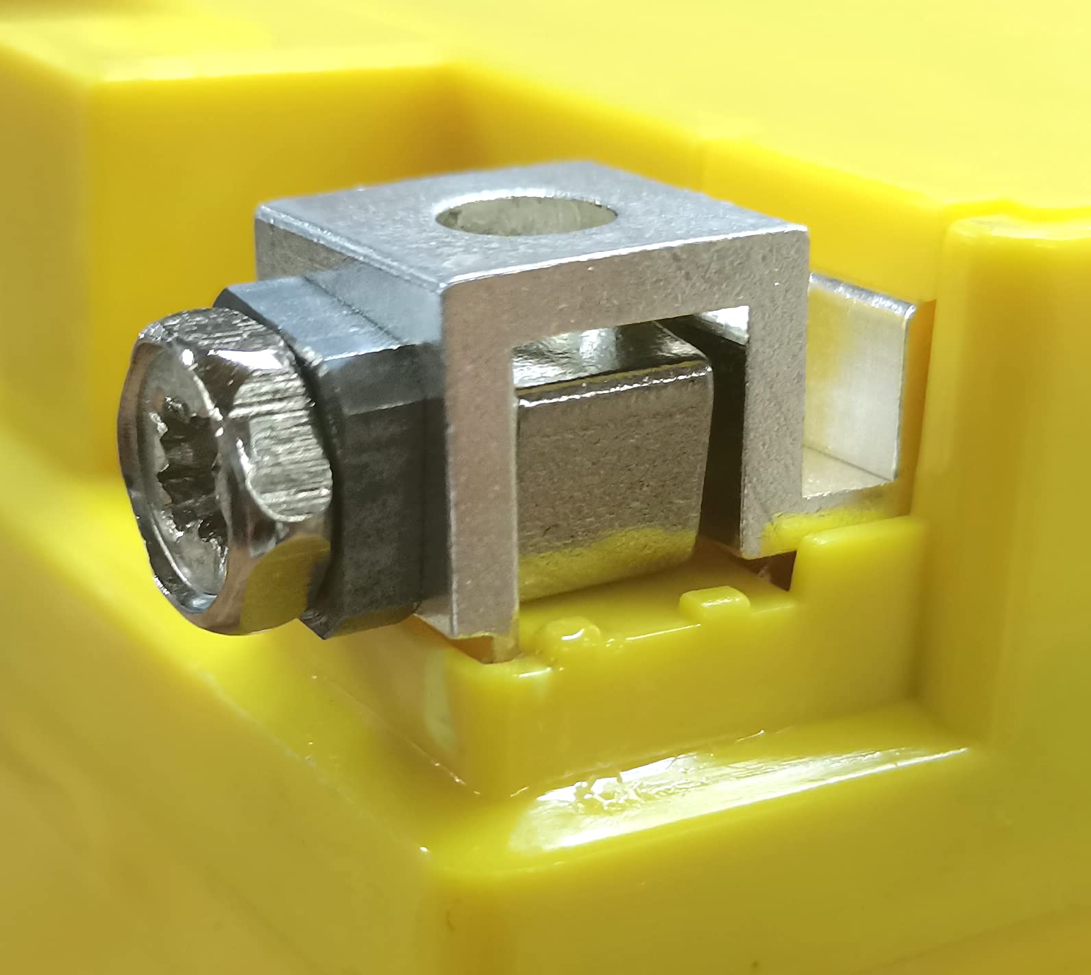 MotoBatt MBTX20U (12V 21 Amp) 320 CCA Factory Activated Maintenance Free QuadFlex AGM Battery