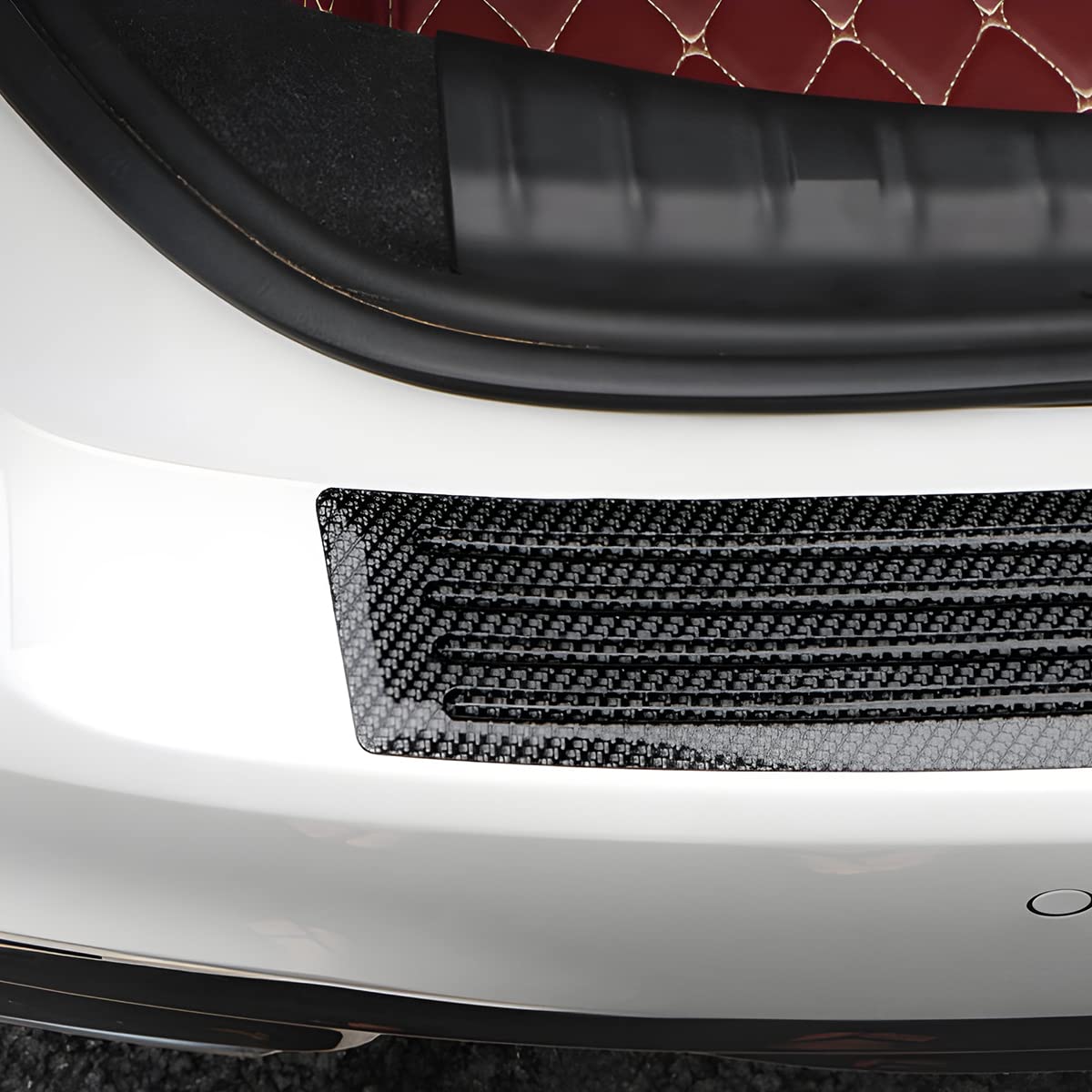 Moioee Car Rear Bumper Protector Guard, Carbon Fiber Anti-Scratch Trunk Door Sill Protection Strip, Self-Adhesive Vehicle Rear Bumper Door Entry Trim Cover, Universal For Pickup Suv Trunk (40.94')