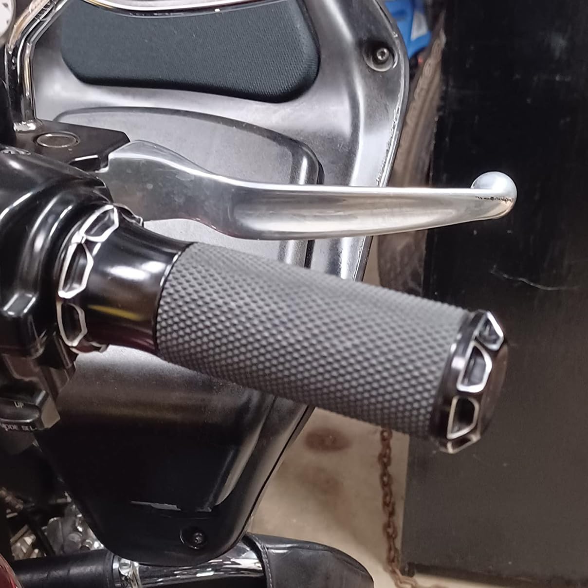 Motorcycle Handlebar Grips 1'' Black Street Glide Flhx Handgrip For Harley Davidson Touring Glides Electronic Throttle Grips 200