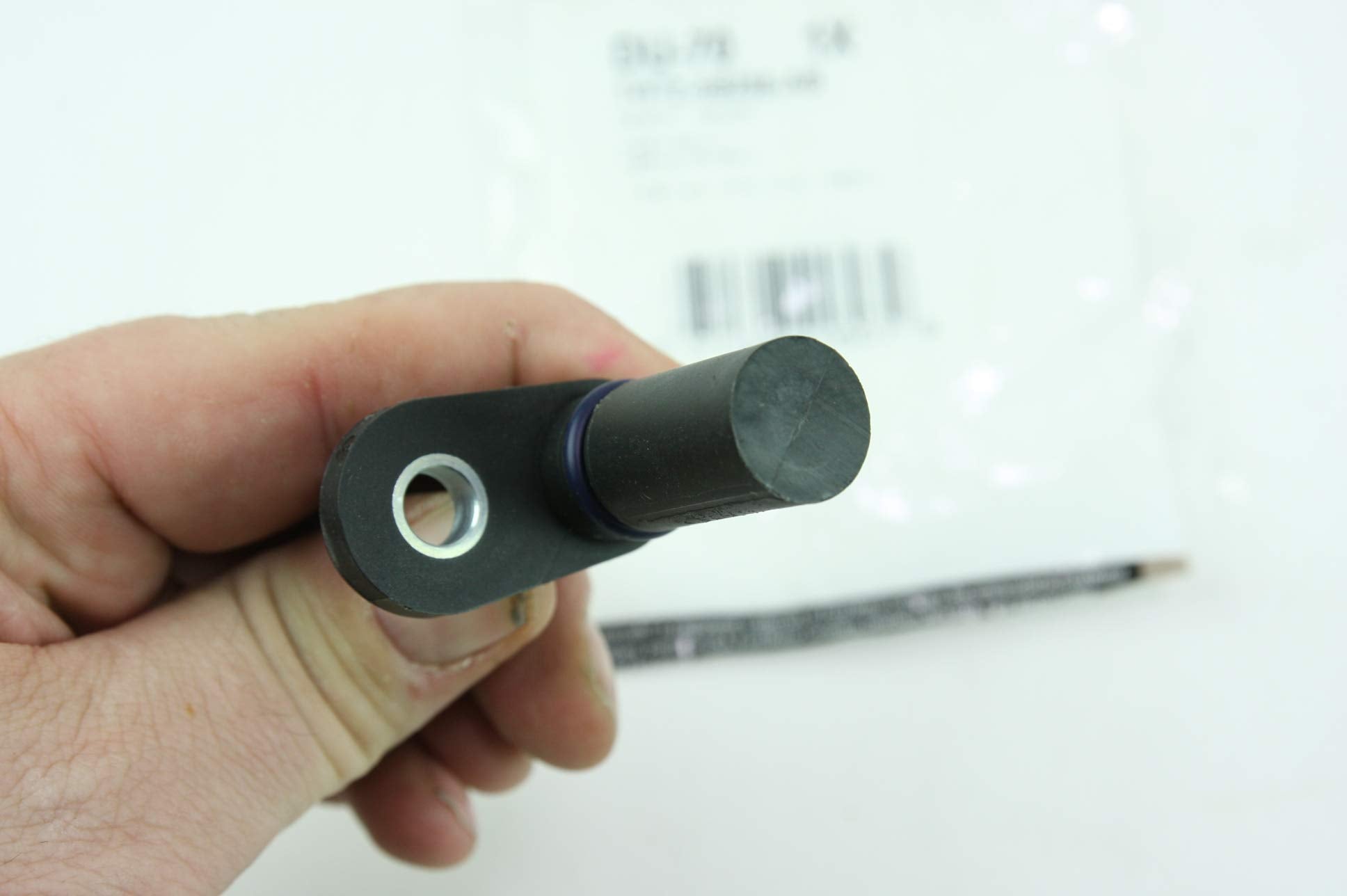 Ford Genuine OEM Motorcraft Camshaft Position Sensor - Model DU70, High-Quality Replacement Part