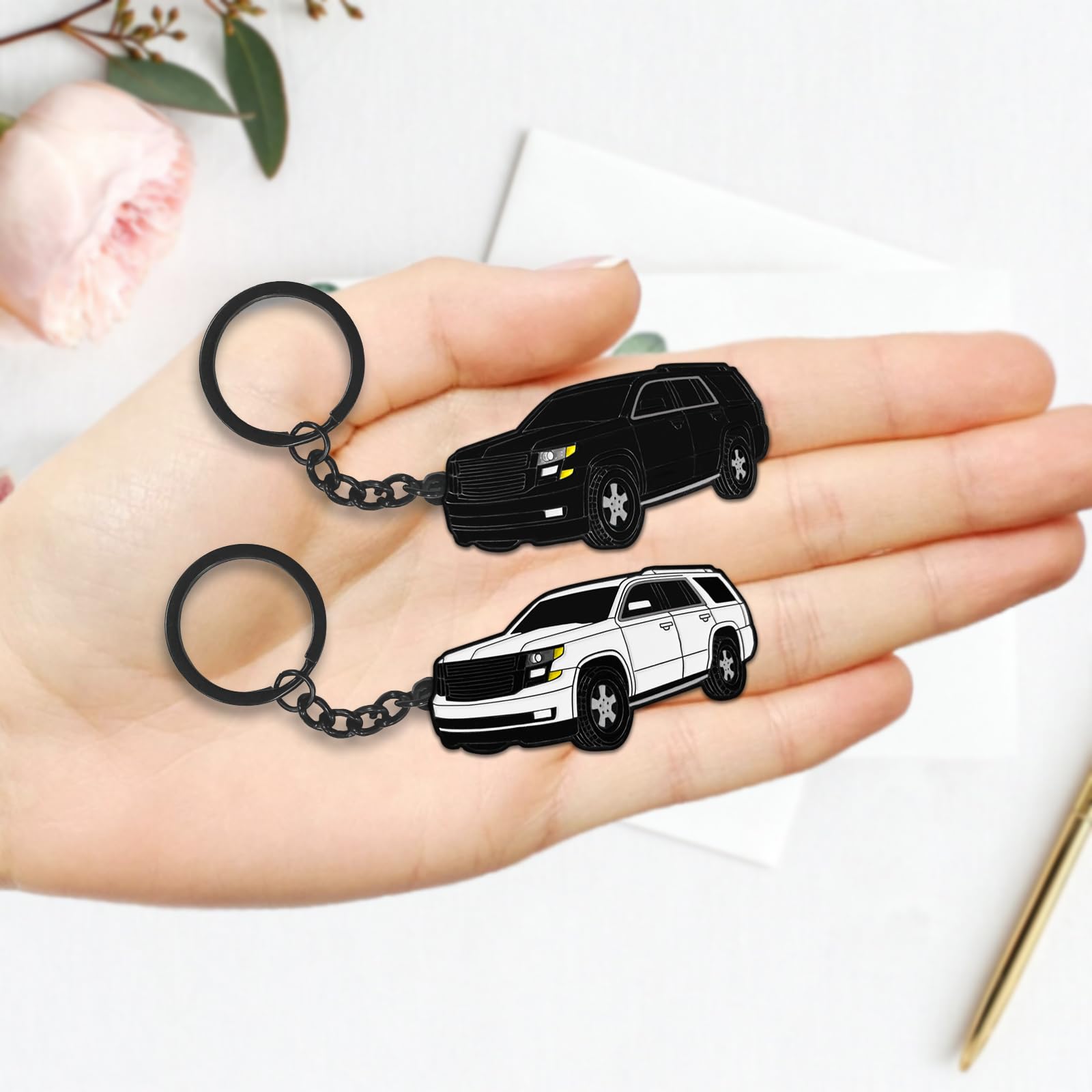 Glahorse For Chevrolet Suburban Keychain，For Chevrolet Suburban Accessories 2015-2020，Metal Keychain (White)