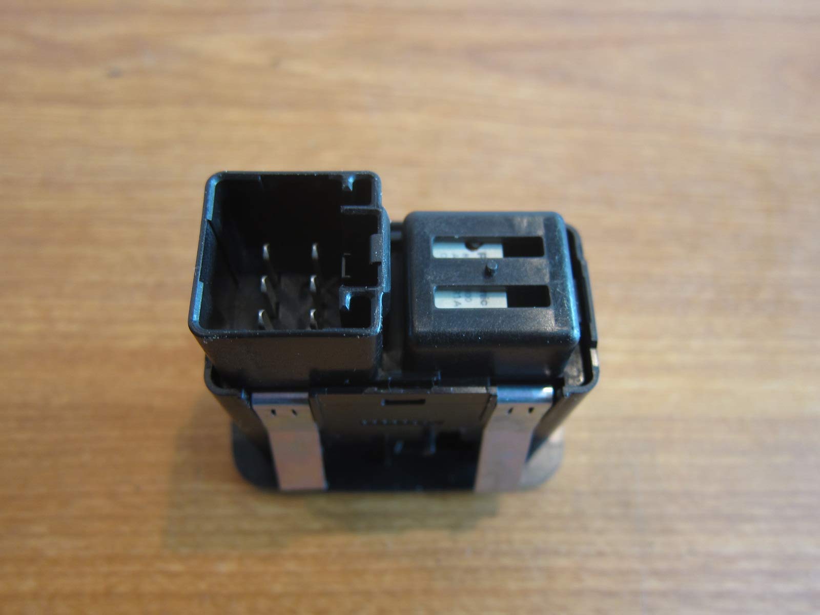 2012-2020 Chysler Town & Country Dodge Grand Caravan Quarter Vent Window Switch