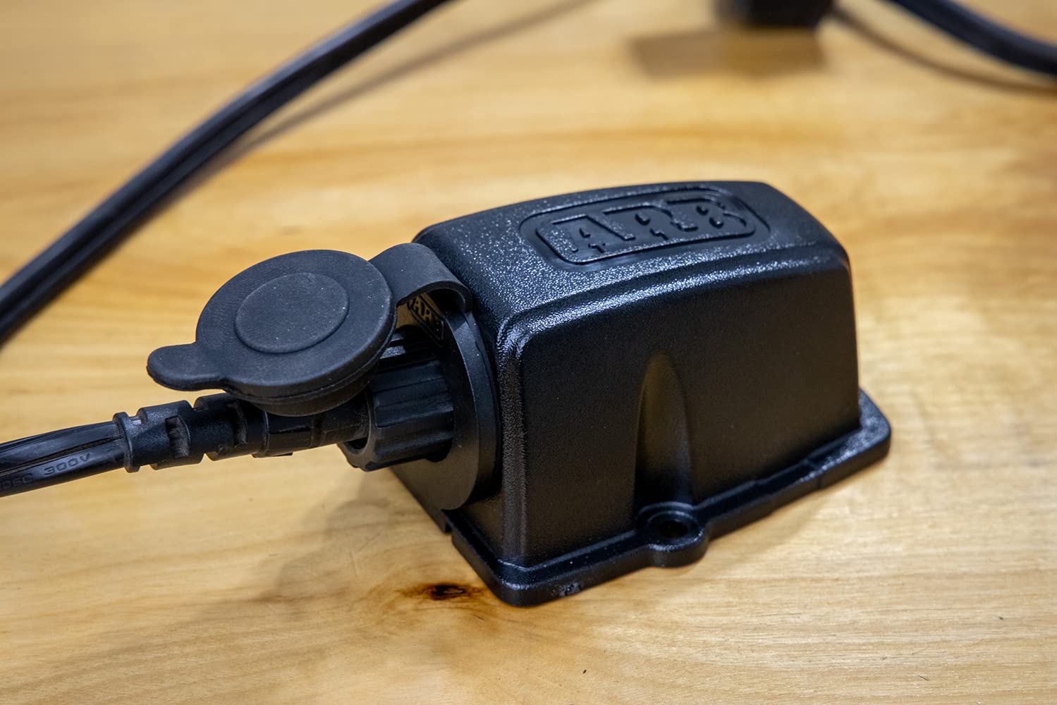 Arb 10900028 Threaded Socket/Surface Mount Outlet