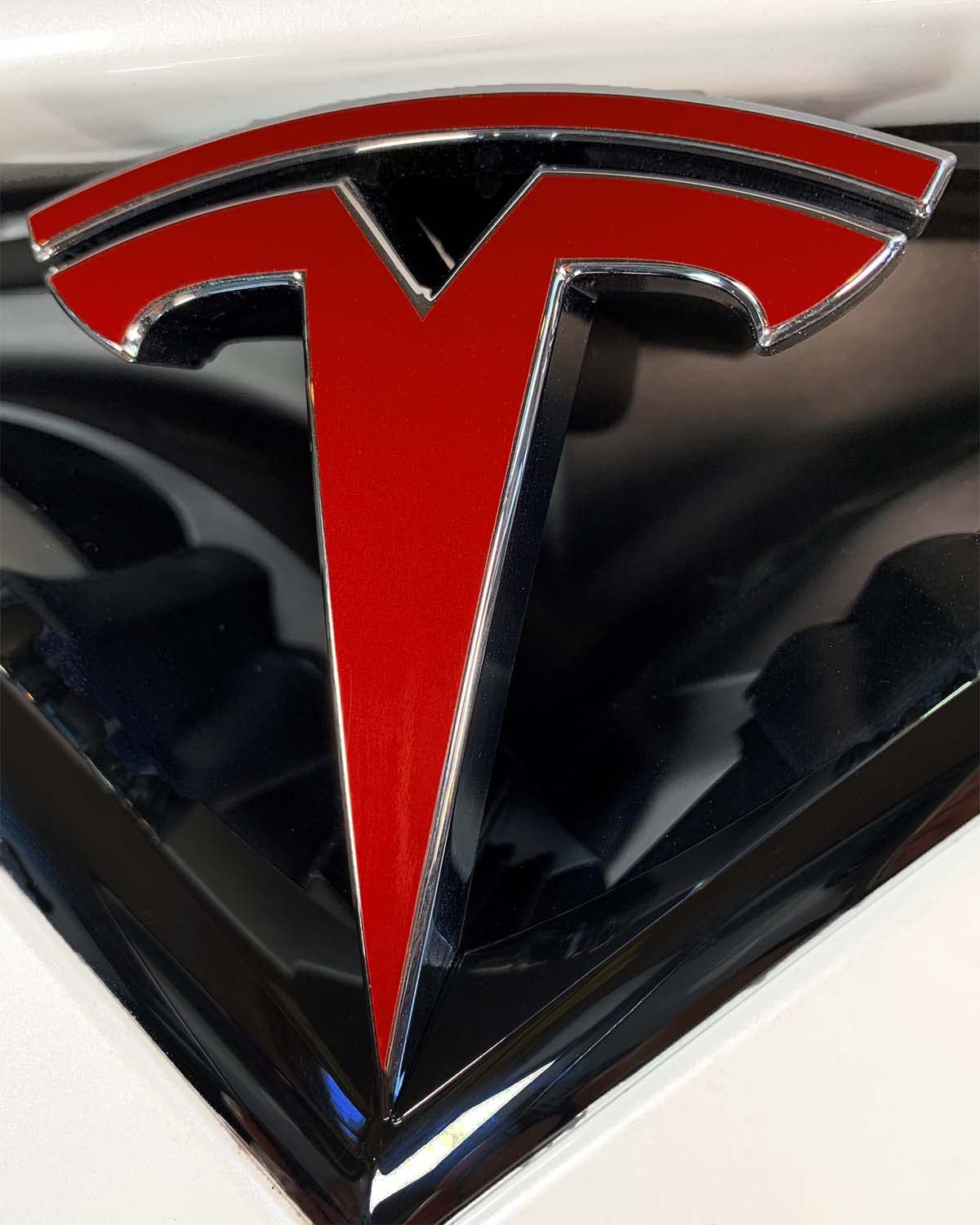 Custom Cut Graphics Logo Decal Wrap For Tesla Model S, Refresh, 4-Pc Set (Gloss Red)