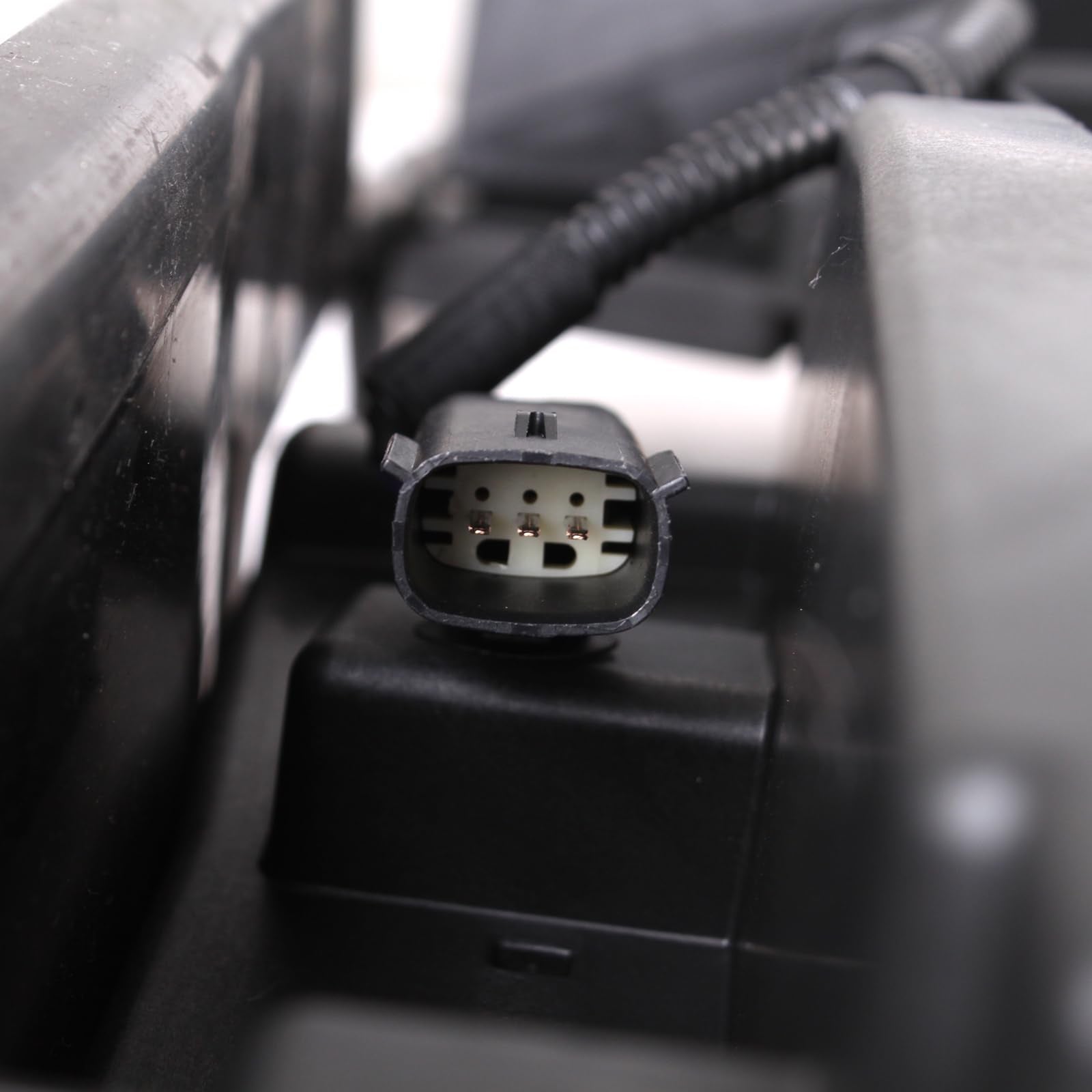 TYG (CAPA QUALITY) Active Grille Shutter For Chevrolet Silverado/LTD 1500 Ext Cab/Crew Cab '19-'22 5.3/6.2L 84481608/84652494(ne