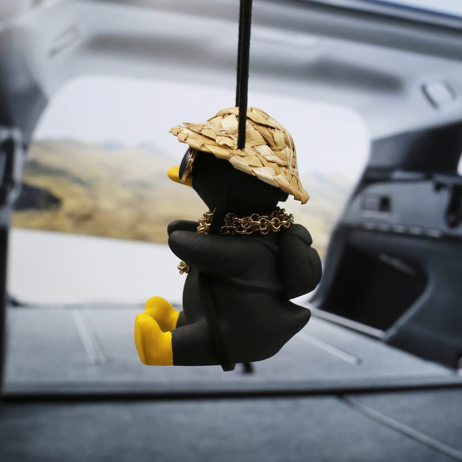 Swinging Duck Car Hanging Ornament, Cool Car Hanging Accessories For Rear View Mirror, Cute Car Pendant Swinging Sunglasses Duck Hanging Swing