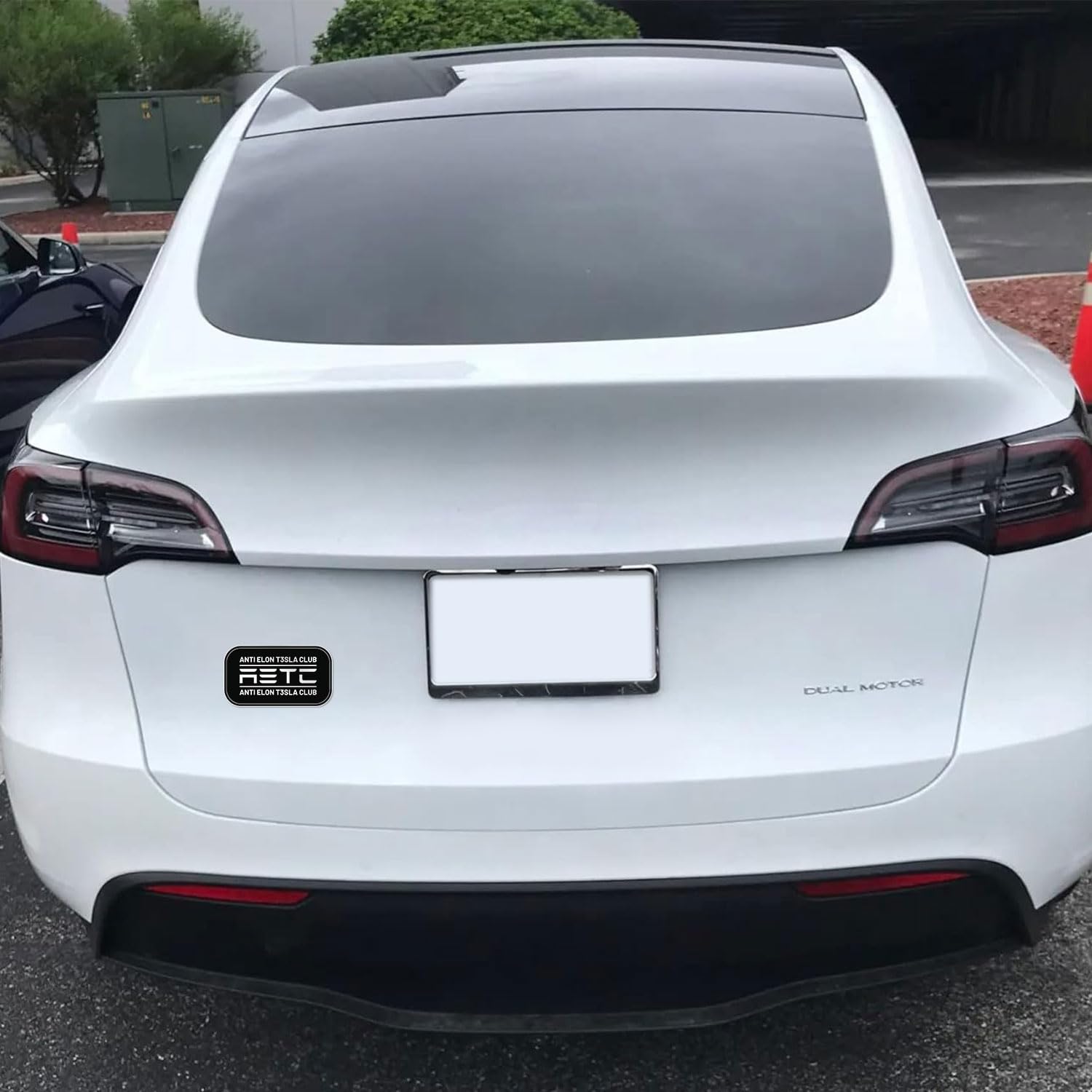 Anti Elon Club Sticker - Waterproof Vinyl Decal For Car Bumper, Laptop, Water Bottle, Bookcase, Wall, And Window, Size - 3'' Lon