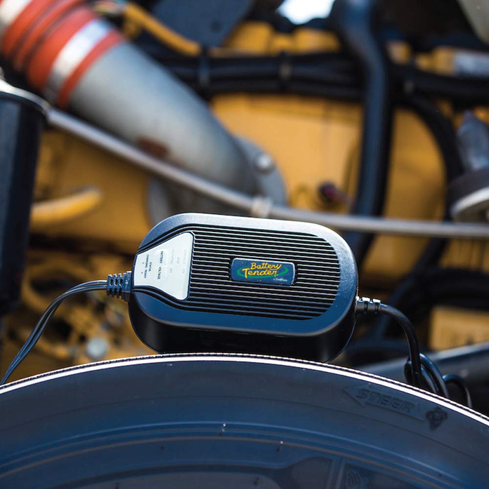 Battery Tender 5 AMP Selectable 12V / 24V Battery Charger and Maintainer - Switchable 5 AMP / 2.5 AMP Onboard Marine for Boat Wa