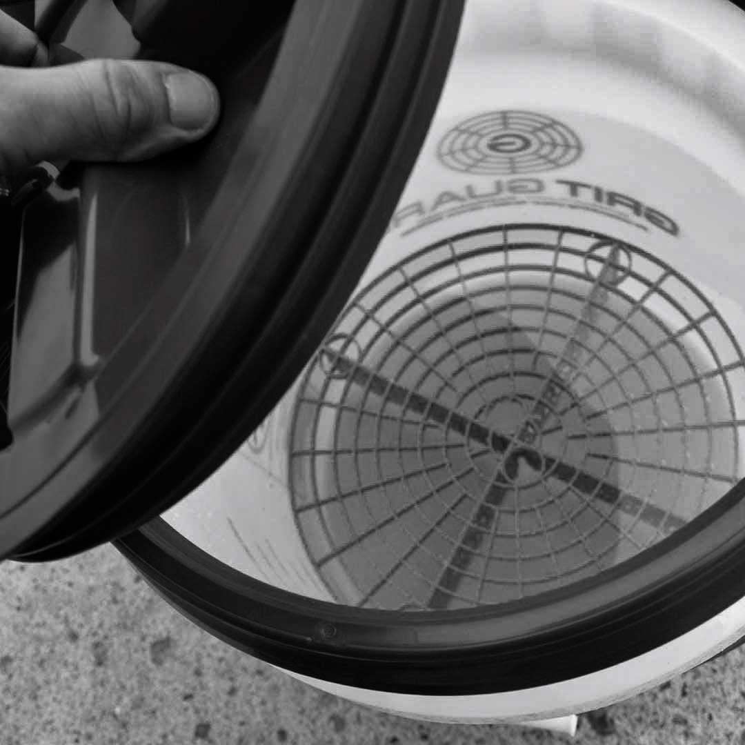 Grit Guard 5 Gallon Washing System | Includes 5 Gallon Bucket, Grit Guard, Bucket Dolly, And Gamma Seal Lid | For Car Wash And Detailing | Black