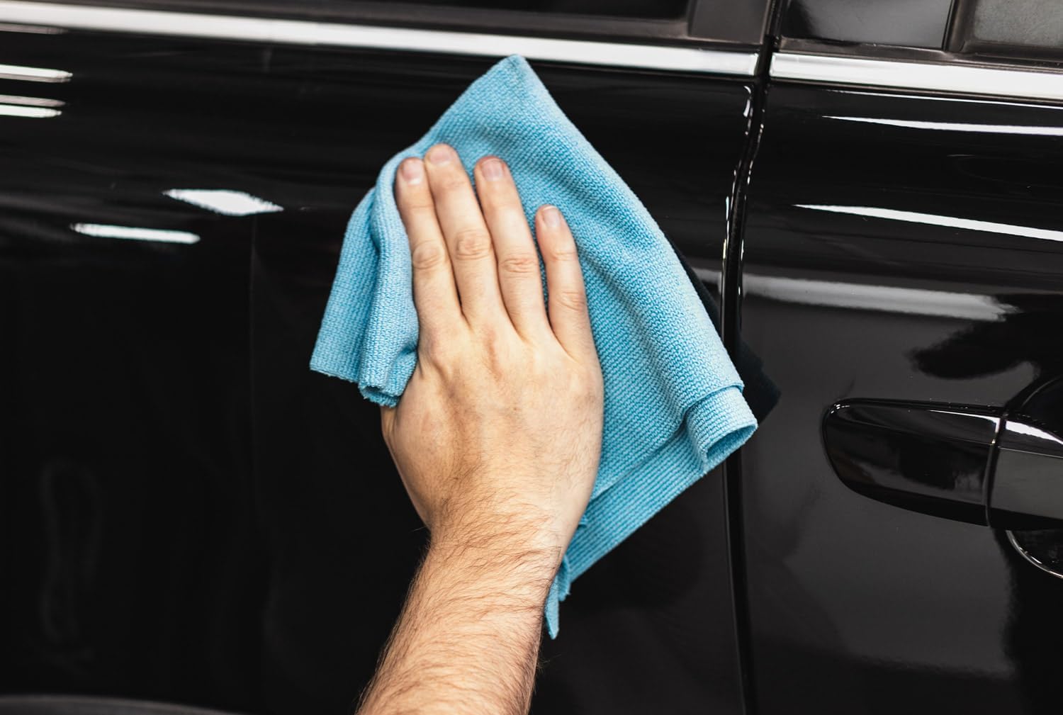 Koch-Chemie Micro Cut & Finish Polishing Compound with Carnauba Wax - Permanent Removal of Holograms, Fine Scratches & Sanding M