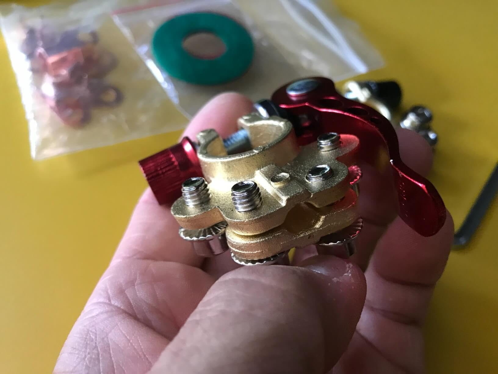 Sunmorn Battery Terminal Connectors, Multiple Battery Terminals, Quick Disconnect Quick Release Heavy Duty Car Marine Top Post C