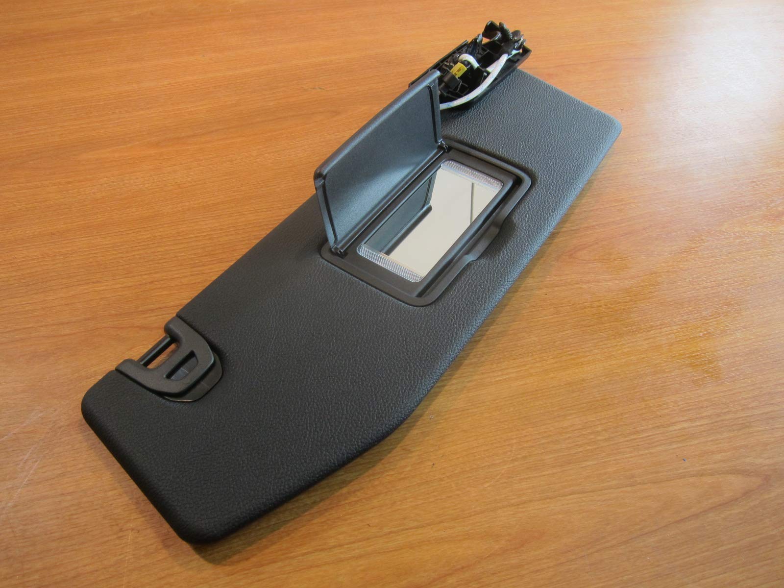 Mopar 2018-2020 Jeep Wrangler Jl Gladiator Right Passenger Side Illuminated Sun Visor