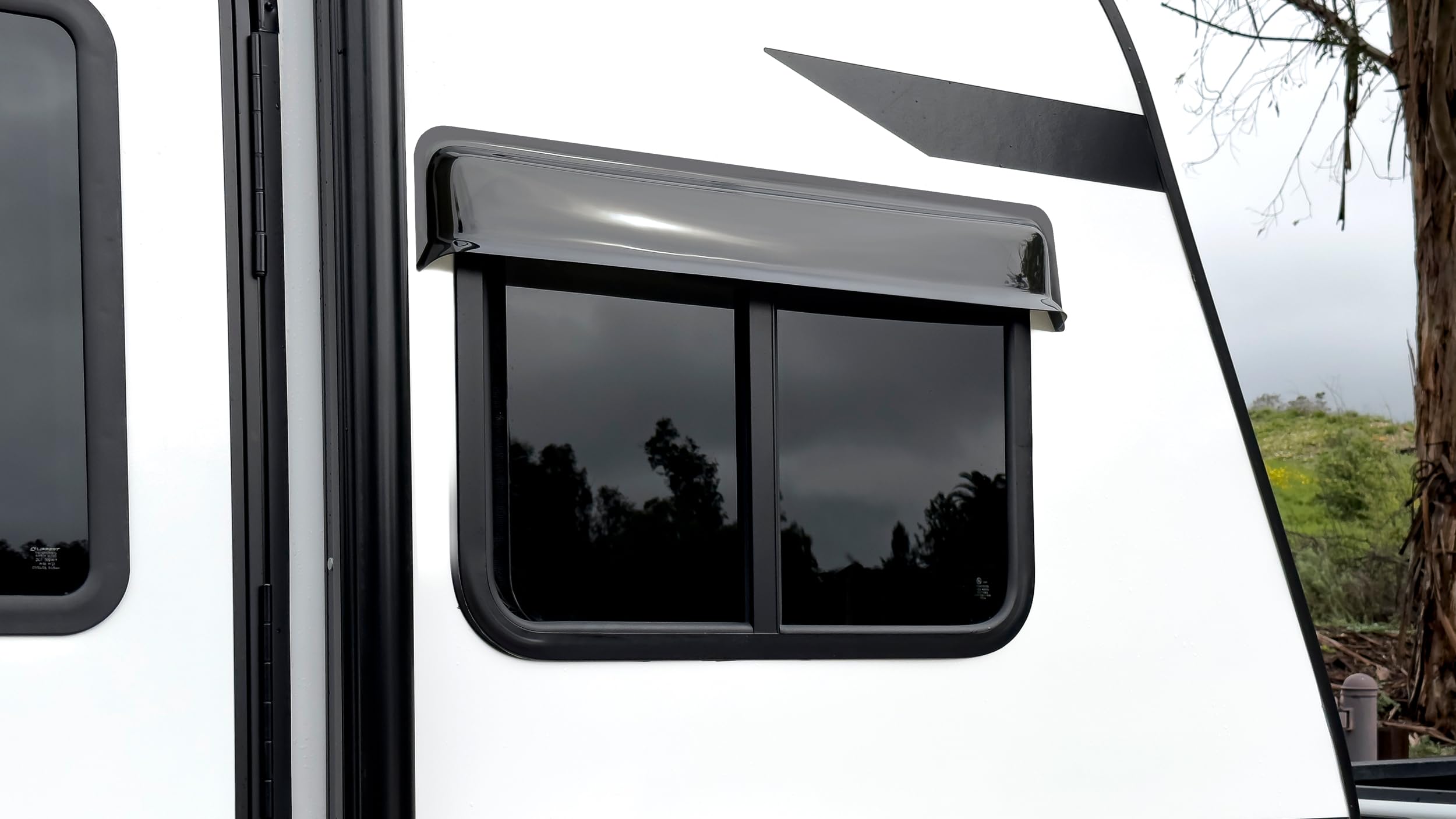 RainBlade RV Window Deflector and Sun Visor (Fits 30 inch Wide Window) Smoke