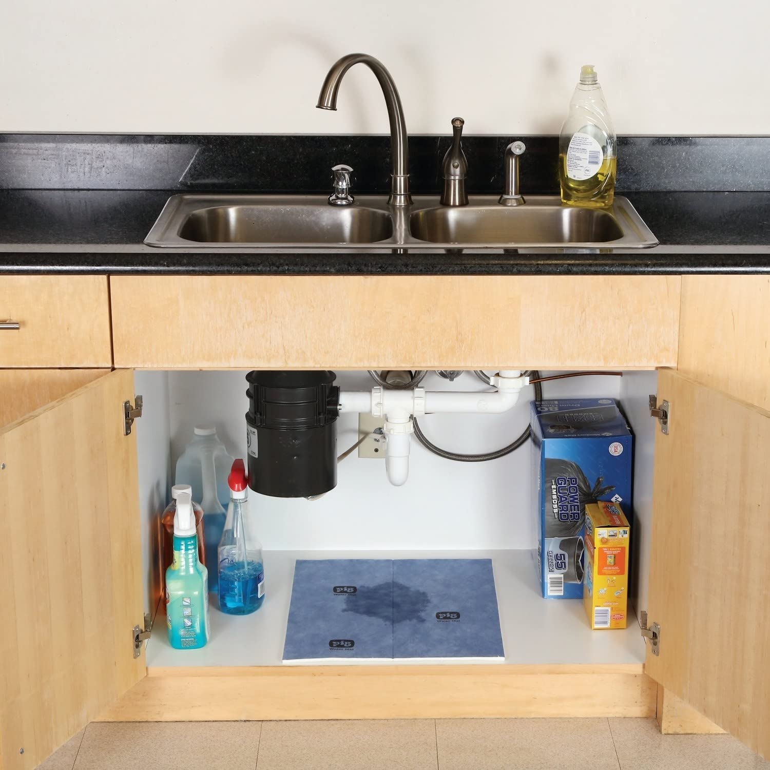 Pig Water Absorbent Mat | Reusable | 5 Pack | 15'' W X 19'' L | Absorbs Up To 29 Oz Per Pad | Blue And White | Pm50534