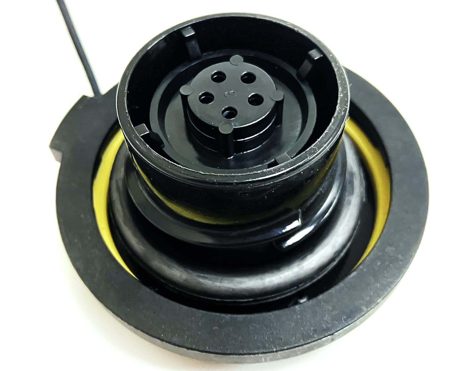 MotoRad MGC-837T Tethered Fuel Cap - Jeep Wrangler (01-23), Dodge Ram (11-18), Hyundai Sonata (06-23) Elantra (07-20), Nissan Al