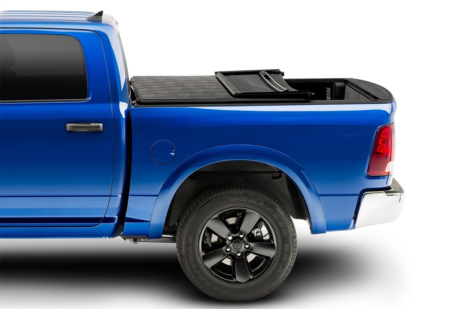 Realtruck Extang Trifecta 2.0 Soft Folding Truck Bed Tonneau Cover | 92930 | Fits 2004 - 2015 Nissan Titan 6' 7'' Bed (78.9'')