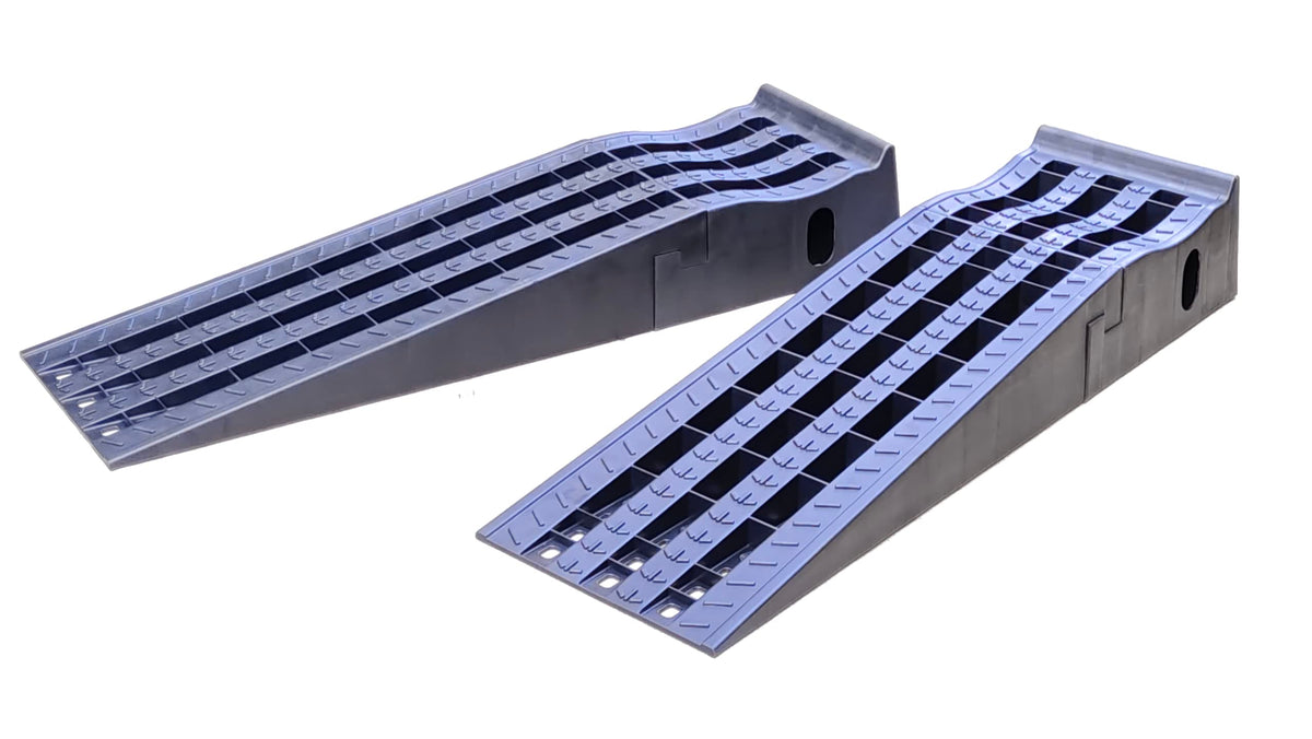 Maxxhaul 50709 Detachable Extendable Car Ramp Set, Portable Car Ramps With 3,250 Lbs Maximum Weight Capacity Per Ramp 6,500 Lbs