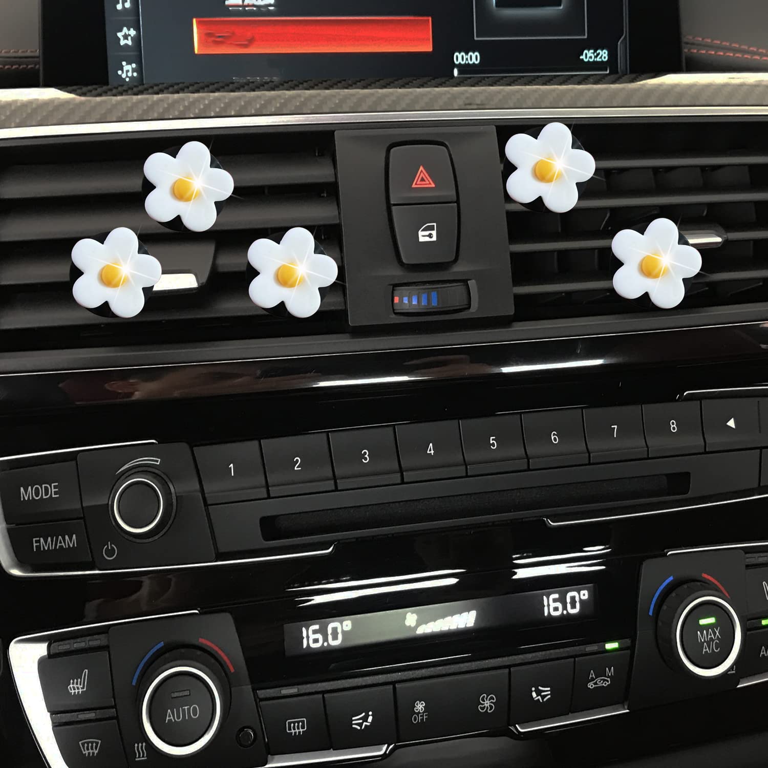 Ntrr Cute Daisy Vent Clips, 5 Pcs White Flower Car Air Fresheners For Women Daisy Car Diffuser Vent Clips Car Interior Decor Cut