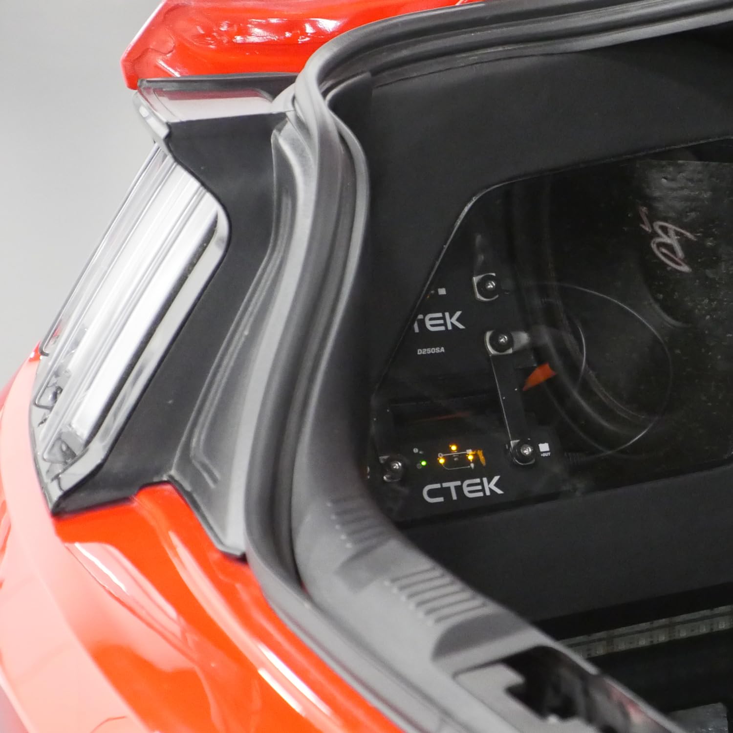 Ctek D250Se, 20A, 12V Battery Charger For Starter And Service Batteries In Rv, Truck And Overlanding Vehicles, Solar Battery Maintainer, 12V Lithium Ion Battery Charger And Smart Alternator Compatible